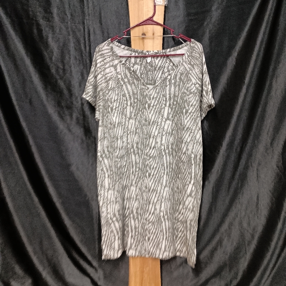 Cable & Gauge Green Patterned Top